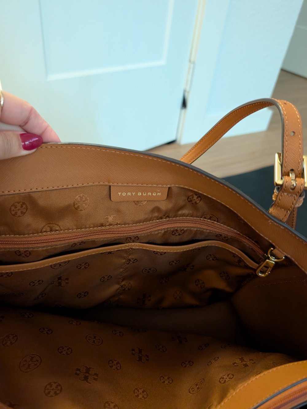 Tory Burch Tan Saffiano Leather Emerson Shoulder Bag Purse - Picture 7 of 12